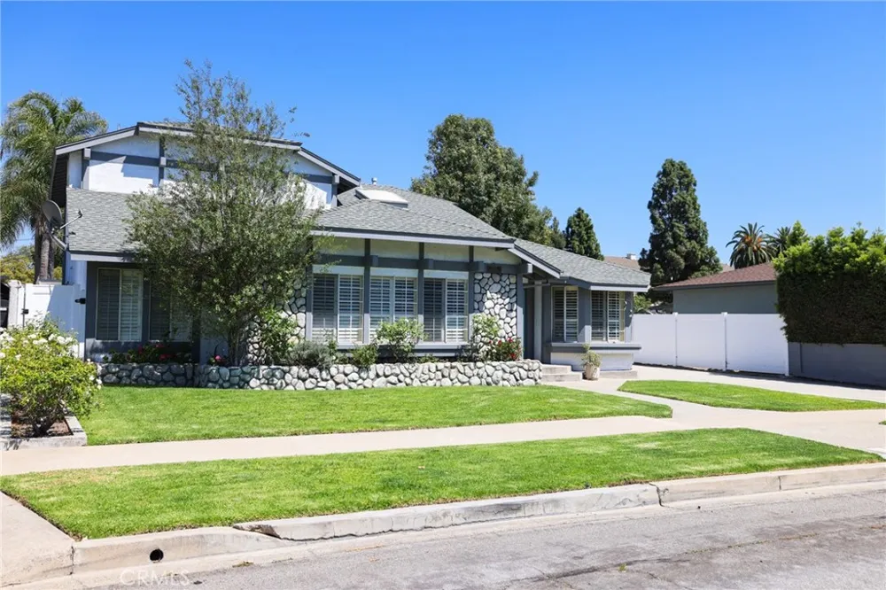 633 Orange Street Orange, CA 92867