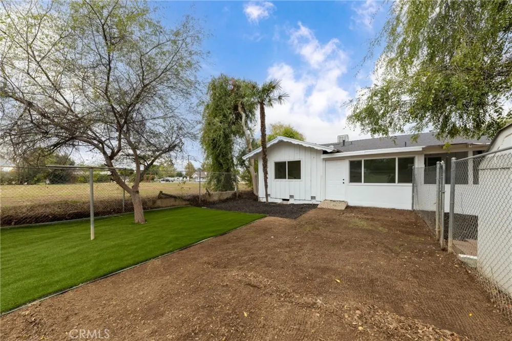 12449 6th Yucaipa, CA 92399