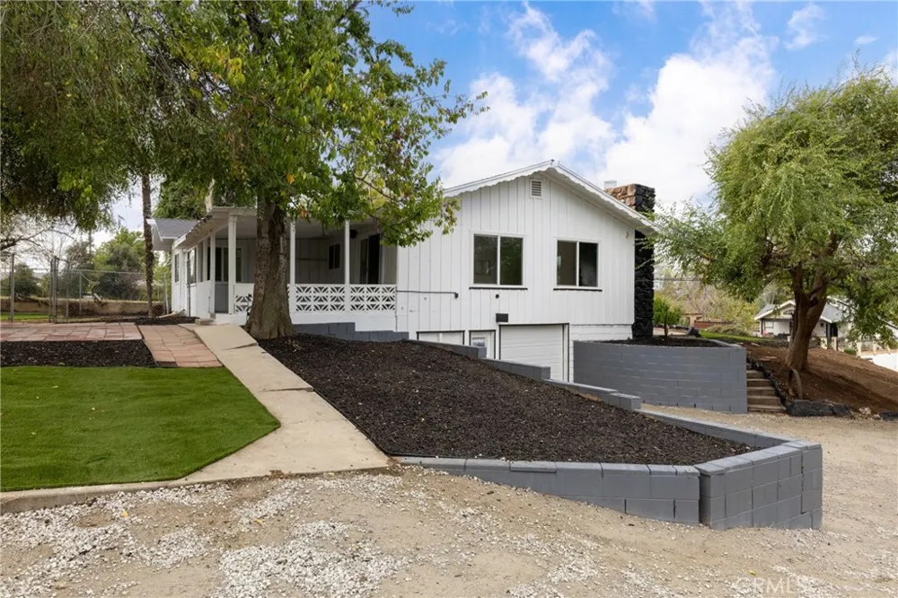 12449 6th Yucaipa, CA 92399