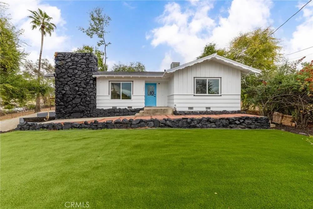 12449 6th Yucaipa, CA 92399