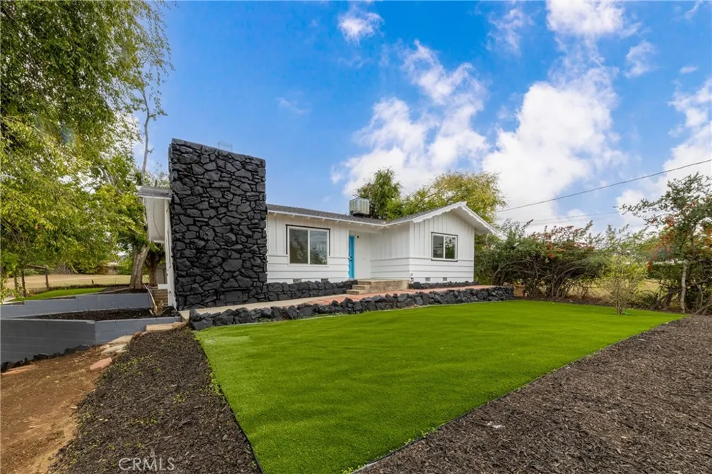 12449 6th Yucaipa, CA 92399