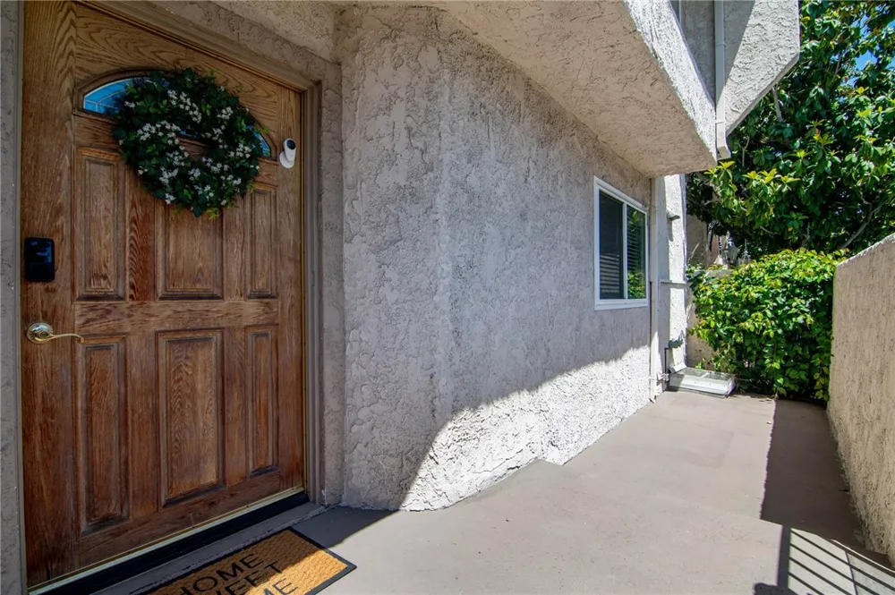 5401 Zelzah #115 Encino, CA 91316