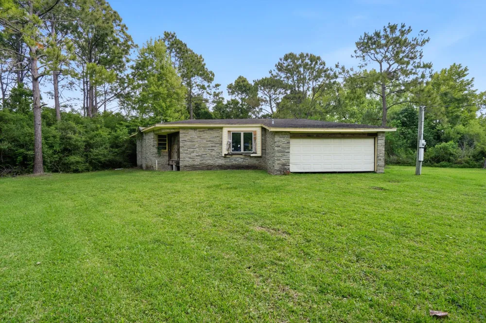 4931 Avenue T Santa Fe, TX 77510