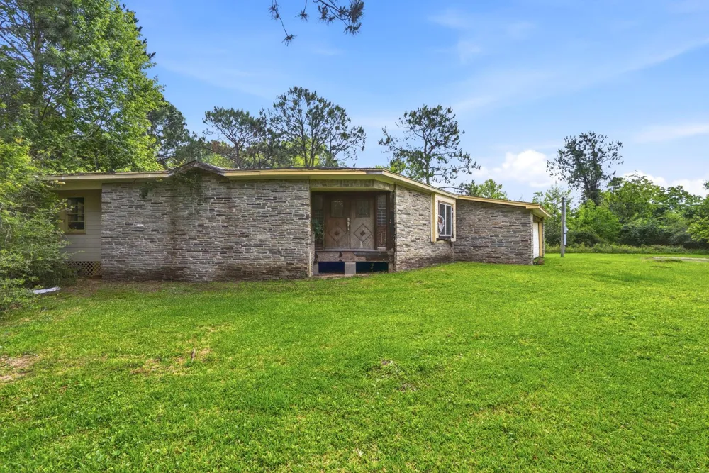 4931 Avenue T Santa Fe, TX 77510