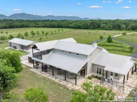 497 Cypress Falls