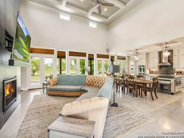 497 Cypress Falls Utopia, TX 78884