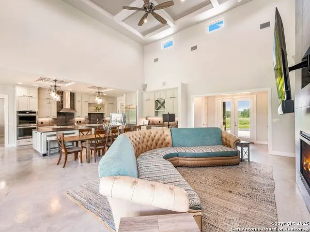 497 Cypress Falls Utopia, TX 78884