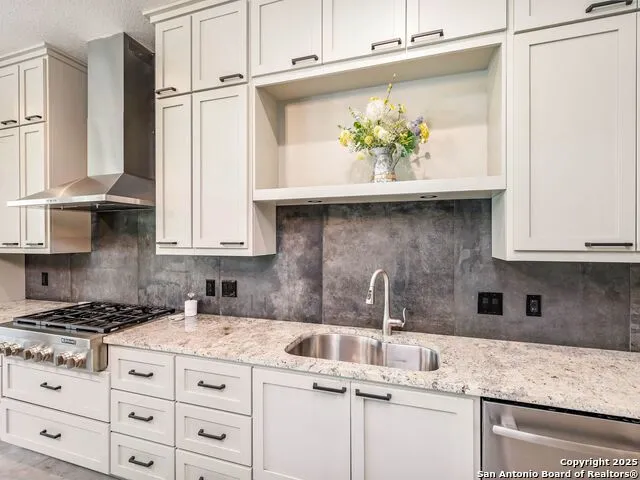 497 Cypress Falls Utopia, TX 78884