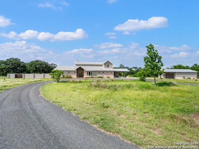 497 Cypress Falls Utopia, TX 78884