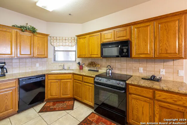 20 Tapatio Dr E #202 Boerne, TX 78006