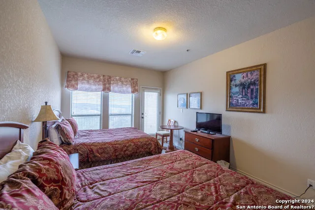 20 Tapatio Dr E #202 Boerne, TX 78006