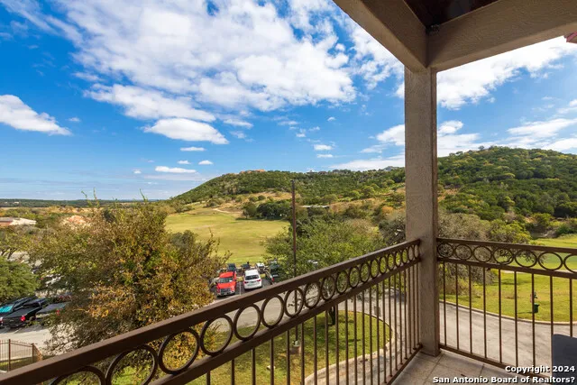 20 Tapatio Dr E #202 Boerne, TX 78006