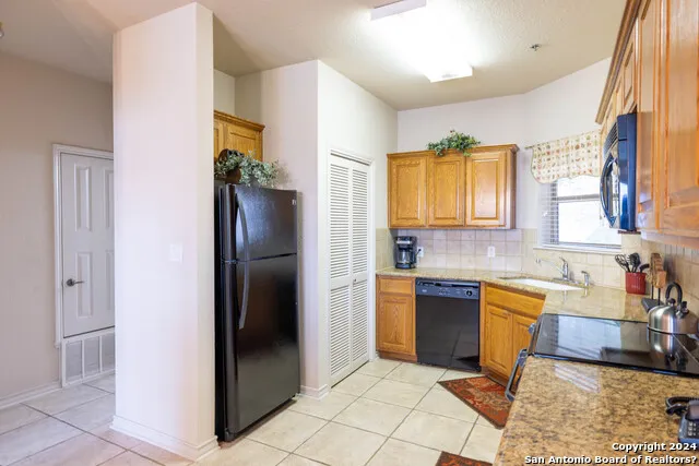 20 Tapatio Dr E #202 Boerne, TX 78006
