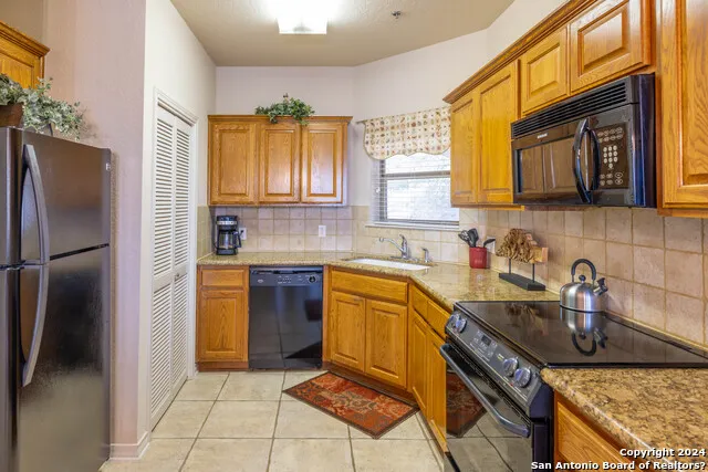 20 Tapatio Dr E #202 Boerne, TX 78006