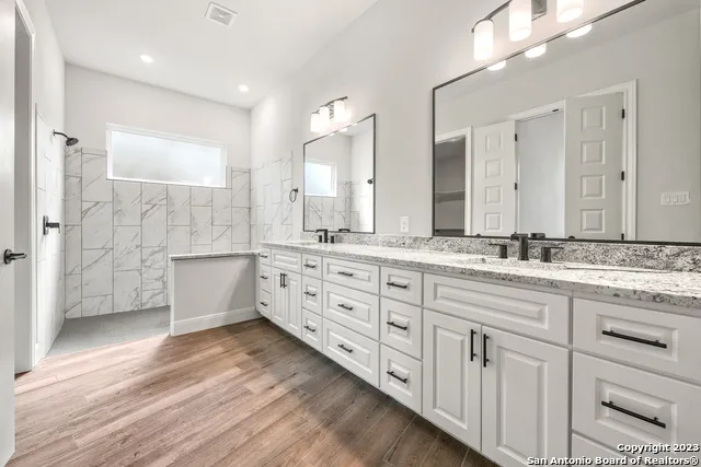 118 Cap Rock Horseshoe Bay, TX 78657