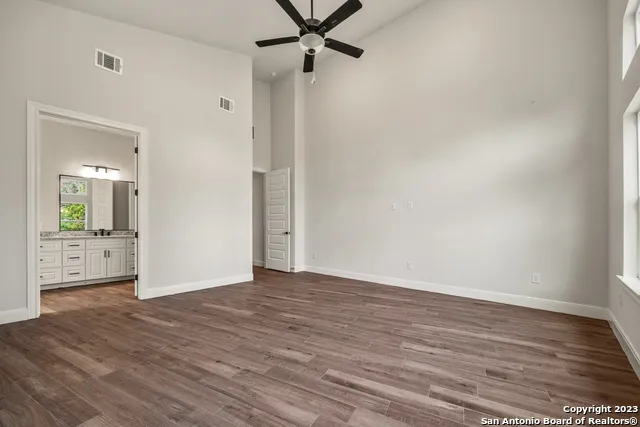 118 Cap Rock Horseshoe Bay, TX 78657