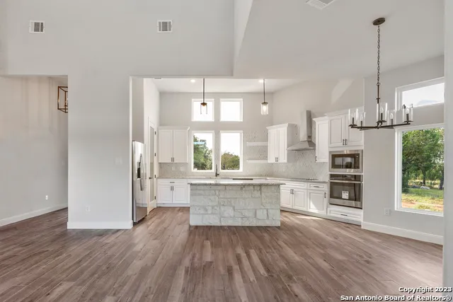 118 Cap Rock Horseshoe Bay, TX 78657