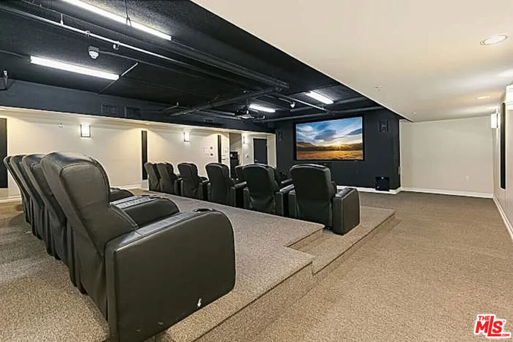3750 W Santa Rosalia Drive #214 Los Angeles, CA 90008