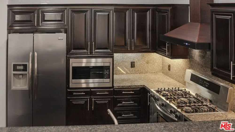 3750 W Santa Rosalia Drive #214 Los Angeles, CA 90008