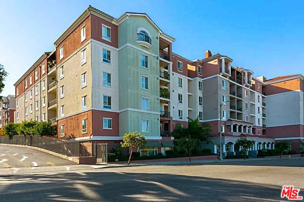 3750 W Santa Rosalia Drive #214 Los Angeles, CA 90008