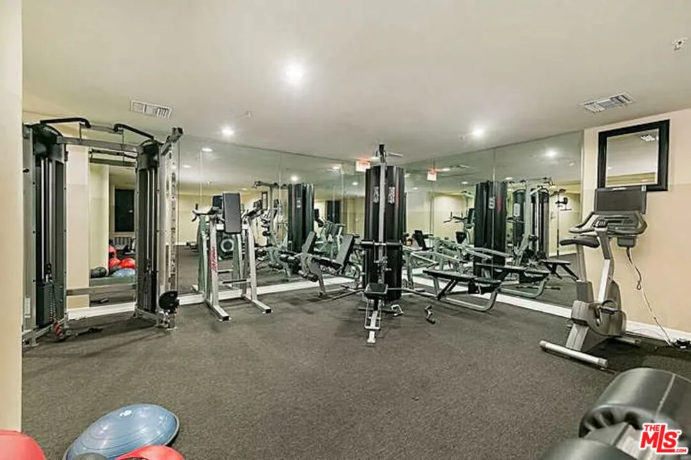 3750 W Santa Rosalia Drive #214 Los Angeles, CA 90008