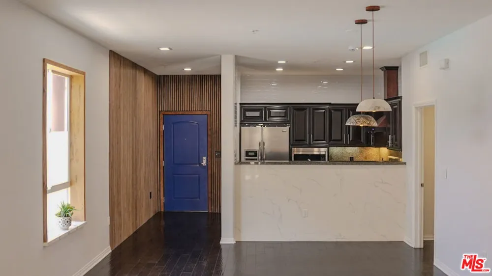 3750 W Santa Rosalia Drive #214 Los Angeles, CA 90008