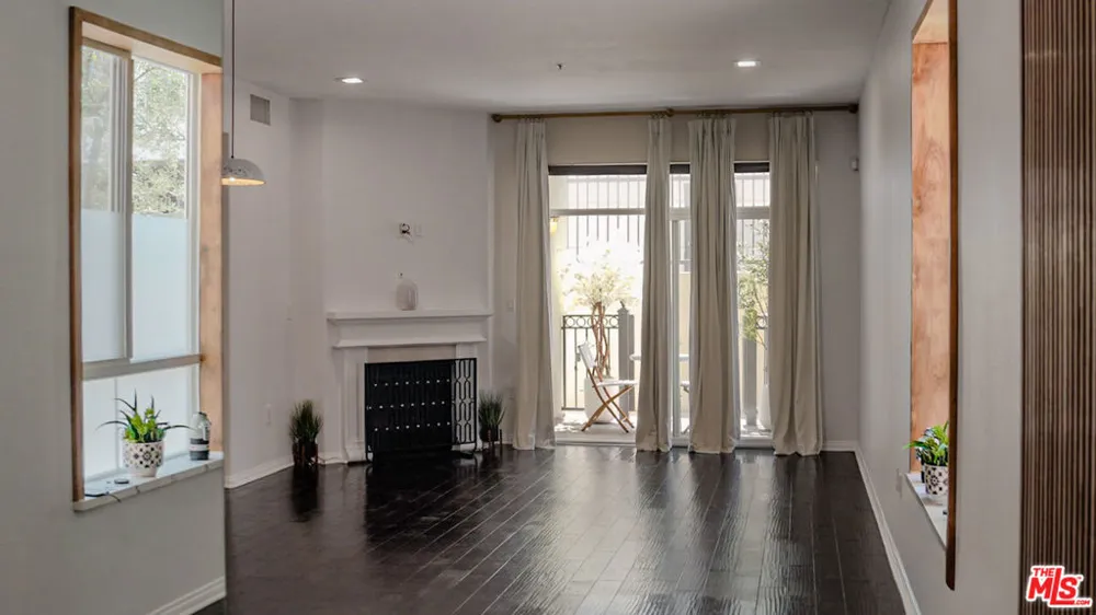 3750 W Santa Rosalia Drive #214 Los Angeles, CA 90008