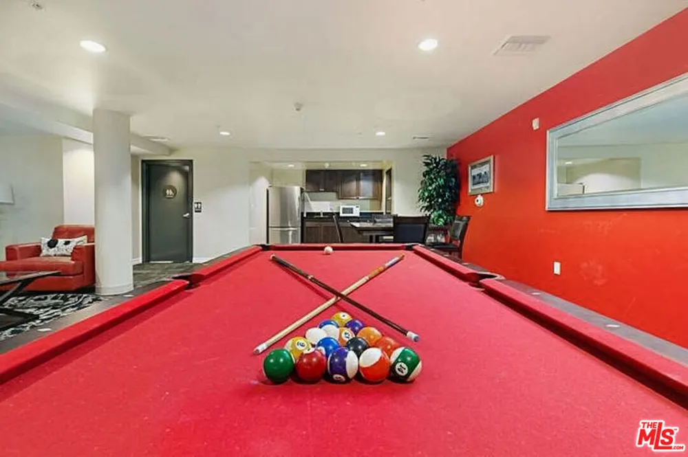 3750 W Santa Rosalia Drive #214 Los Angeles, CA 90008