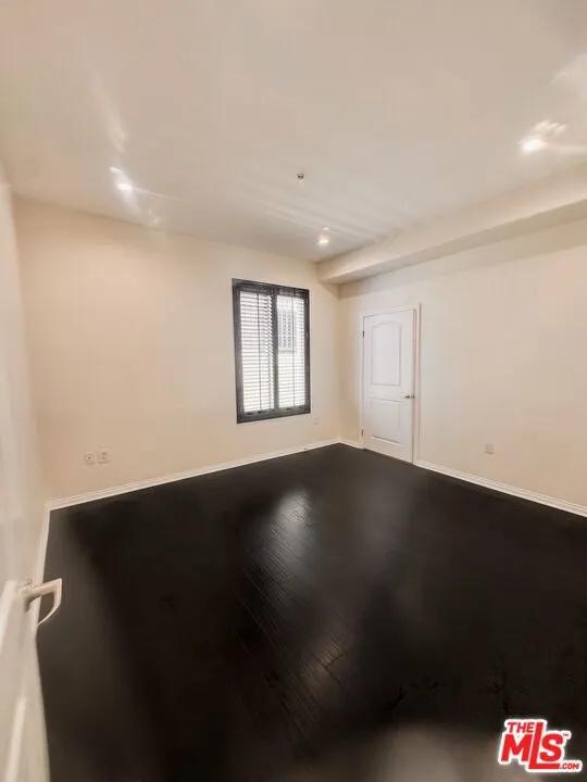 3750 W Santa Rosalia Drive #214 Los Angeles, CA 90008