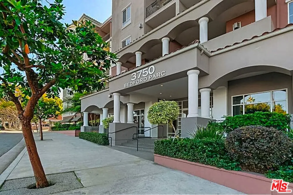 3750 W Santa Rosalia Drive #214 Los Angeles, CA 90008