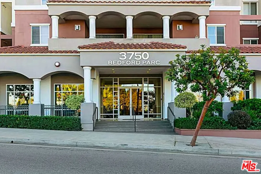 3750 W Santa Rosalia Drive #214 Los Angeles, CA 90008