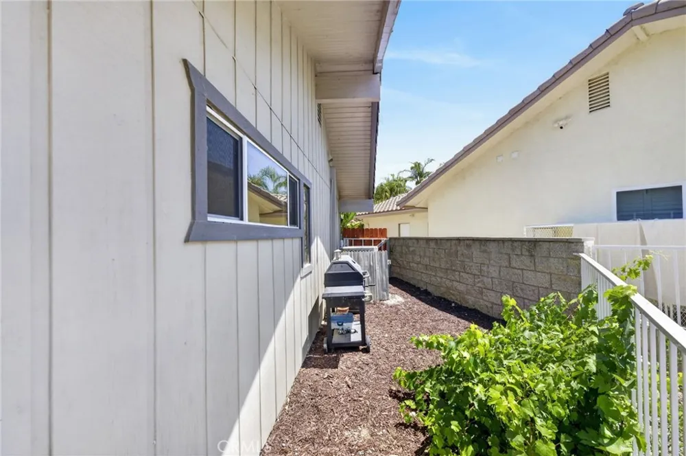 30199 Windward Drive Canyon Lake, CA 92587