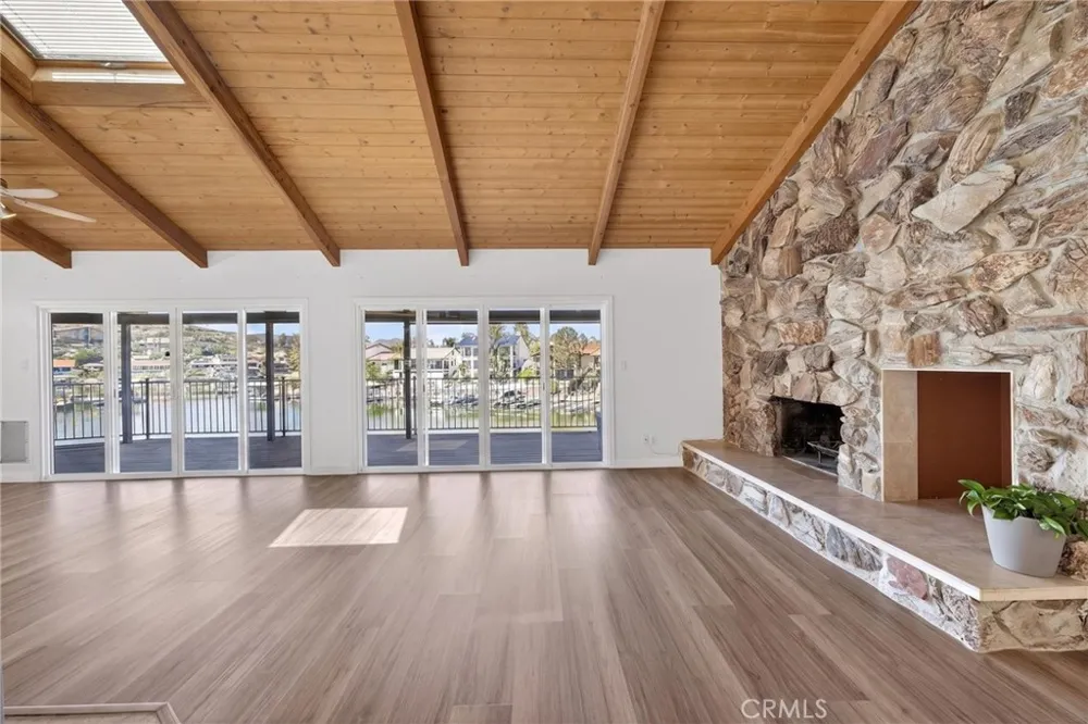 30199 Windward Drive Canyon Lake, CA 92587