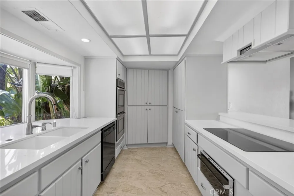 30199 Windward Drive Canyon Lake, CA 92587