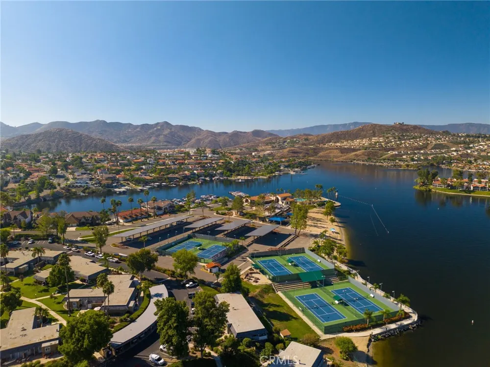 30199 Windward Drive Canyon Lake, CA 92587