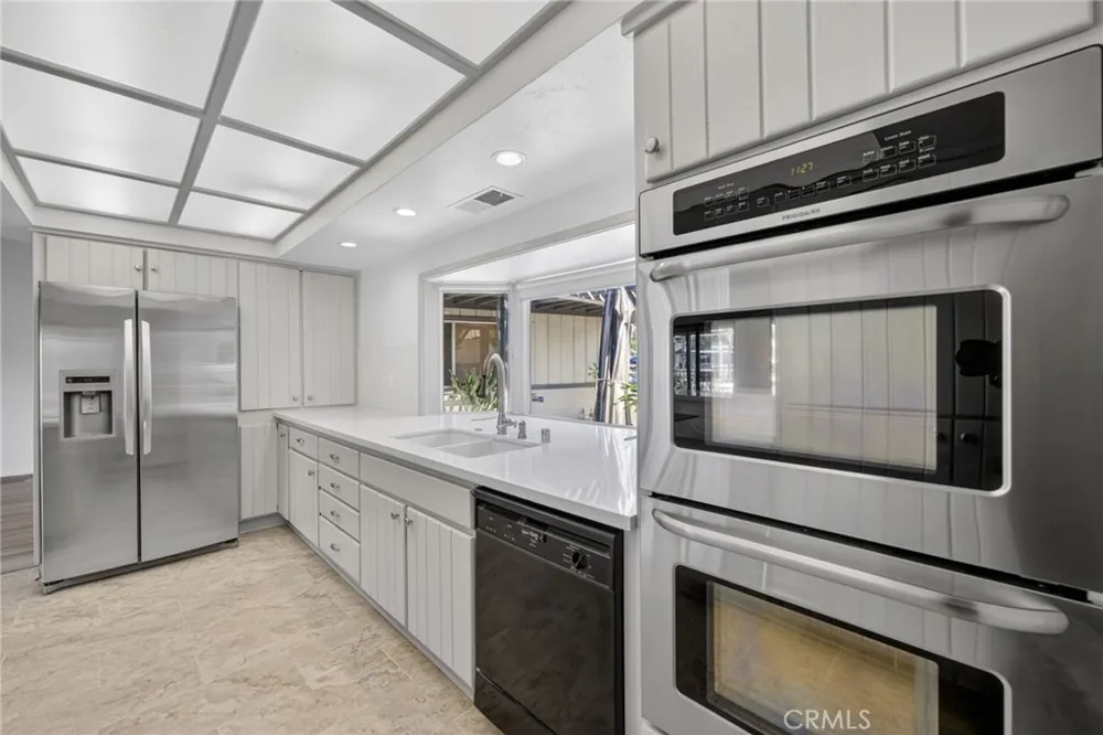 30199 Windward Drive Canyon Lake, CA 92587