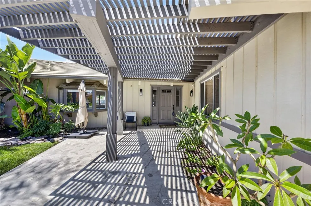 30199 Windward Drive Canyon Lake, CA 92587