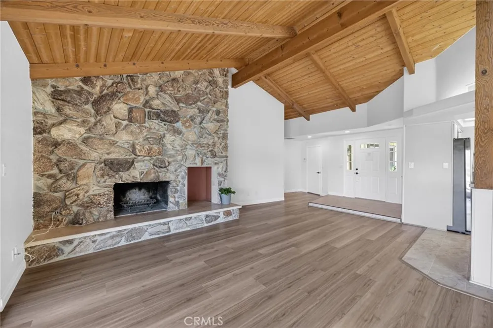 30199 Windward Drive Canyon Lake, CA 92587