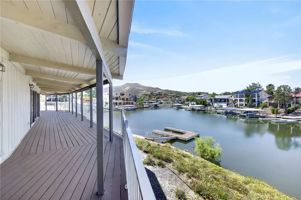 30199 Windward Drive Canyon Lake, CA 92587
