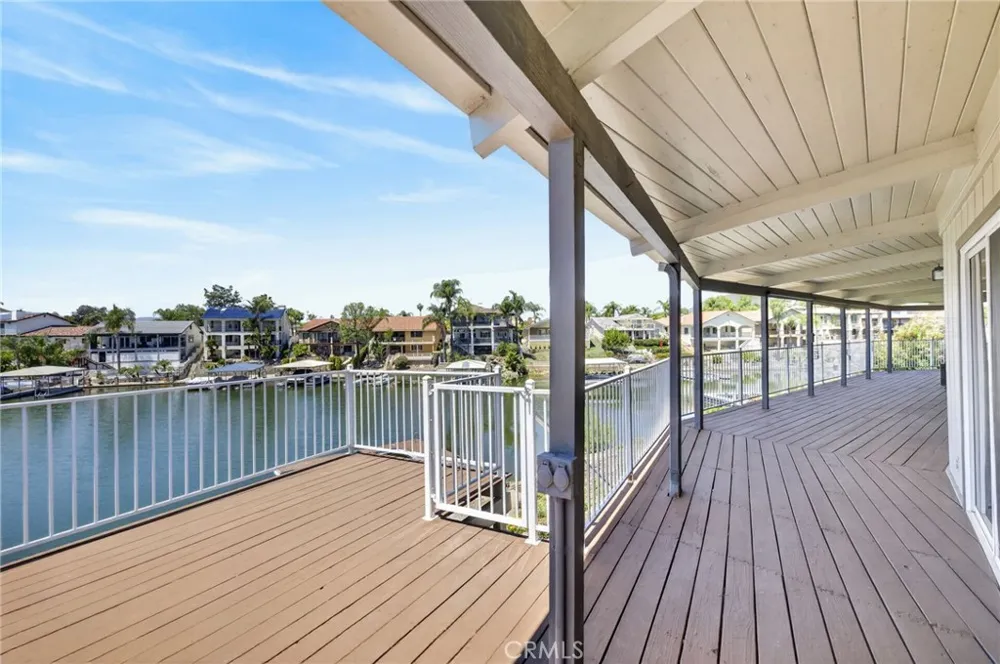 30199 Windward Drive Canyon Lake, CA 92587