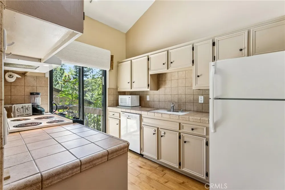 27821 Peninsula #315 Lake Arrowhead, CA 92352