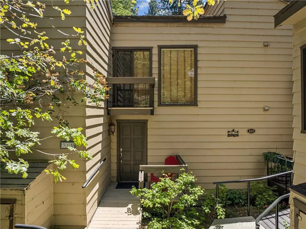 27821 Peninsula #315 Lake Arrowhead, CA 92352