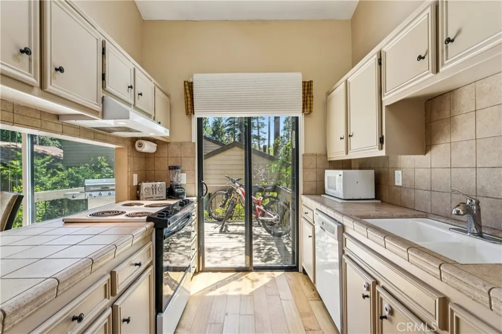 27821 Peninsula #315 Lake Arrowhead, CA 92352