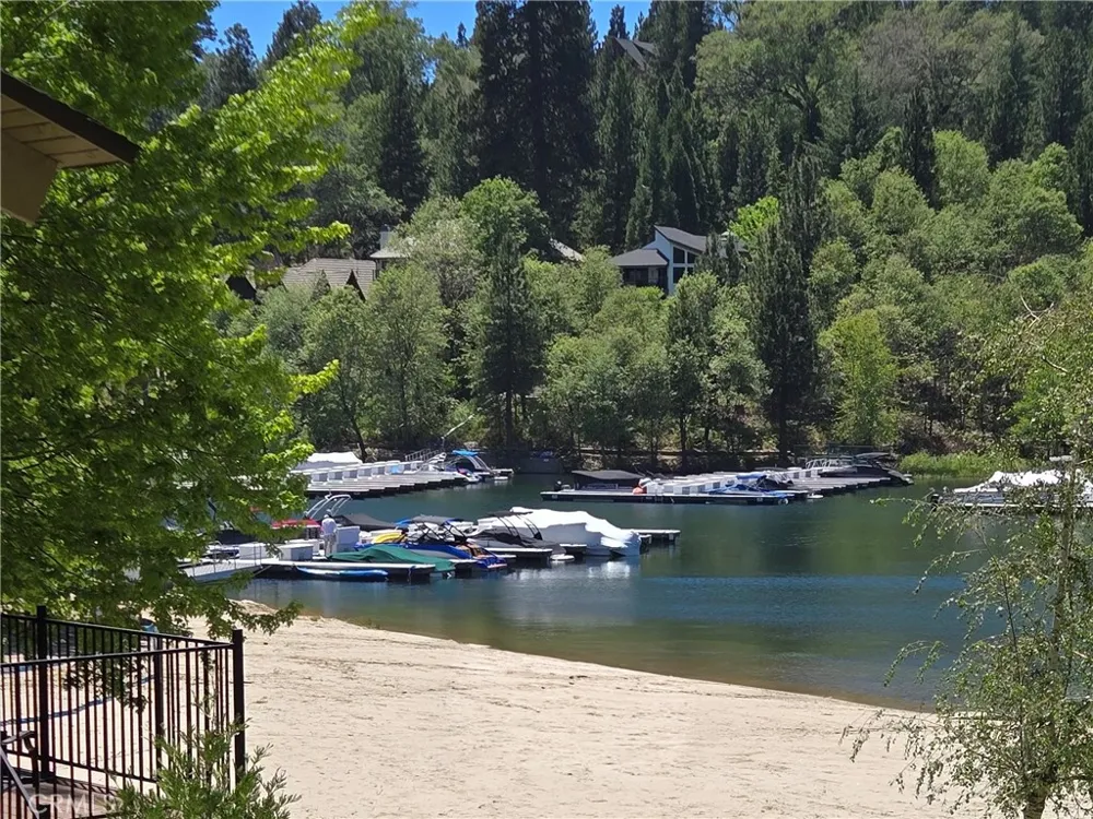 27821 Peninsula #315 Lake Arrowhead, CA 92352