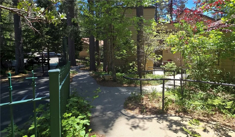 27821 Peninsula #315 Lake Arrowhead, CA 92352