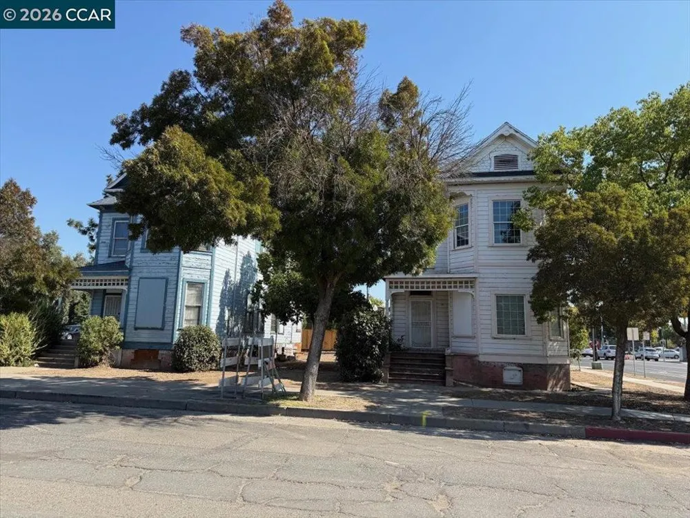 151 S 3Rd Ave Oakdale, CA 95361