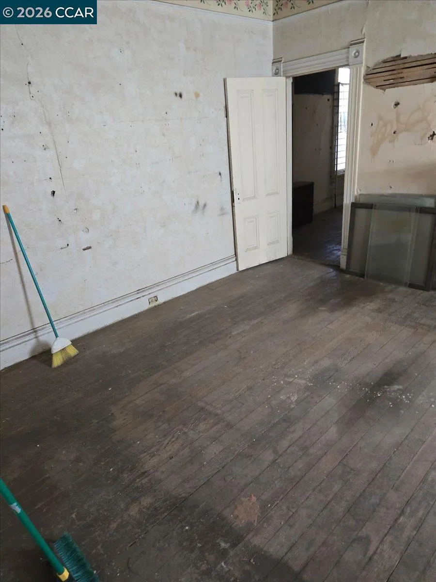 151 S 3Rd Ave Oakdale, CA 95361