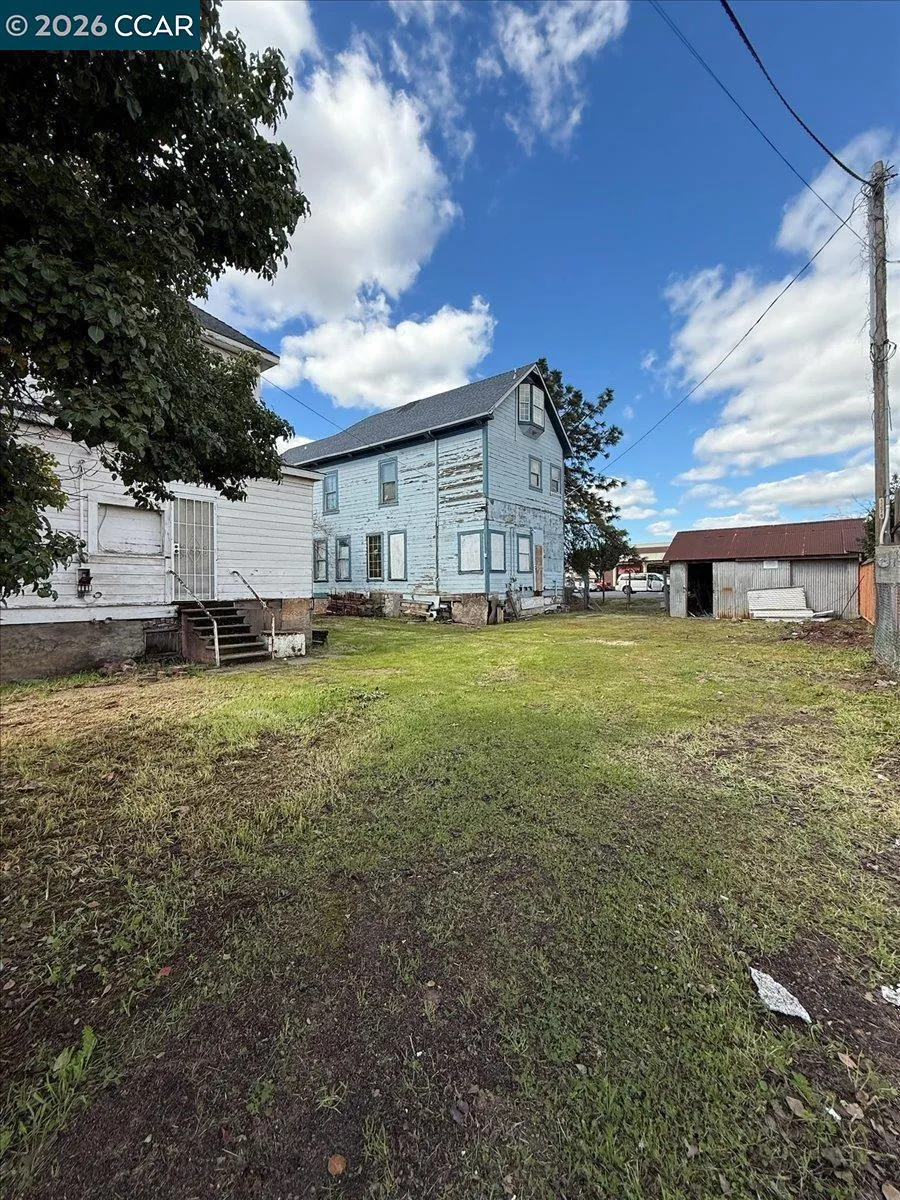 151 S 3Rd Ave Oakdale, CA 95361