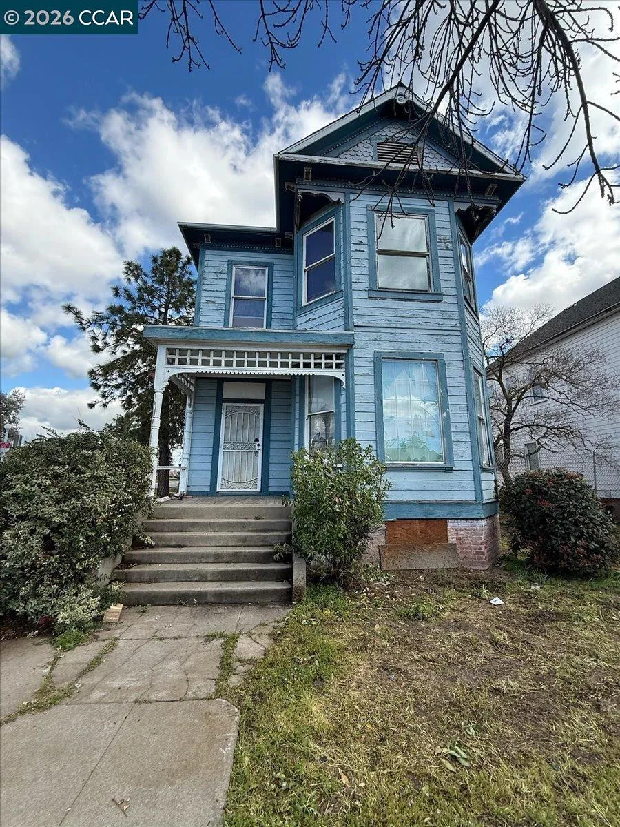 151 S 3Rd Ave Oakdale, CA 95361