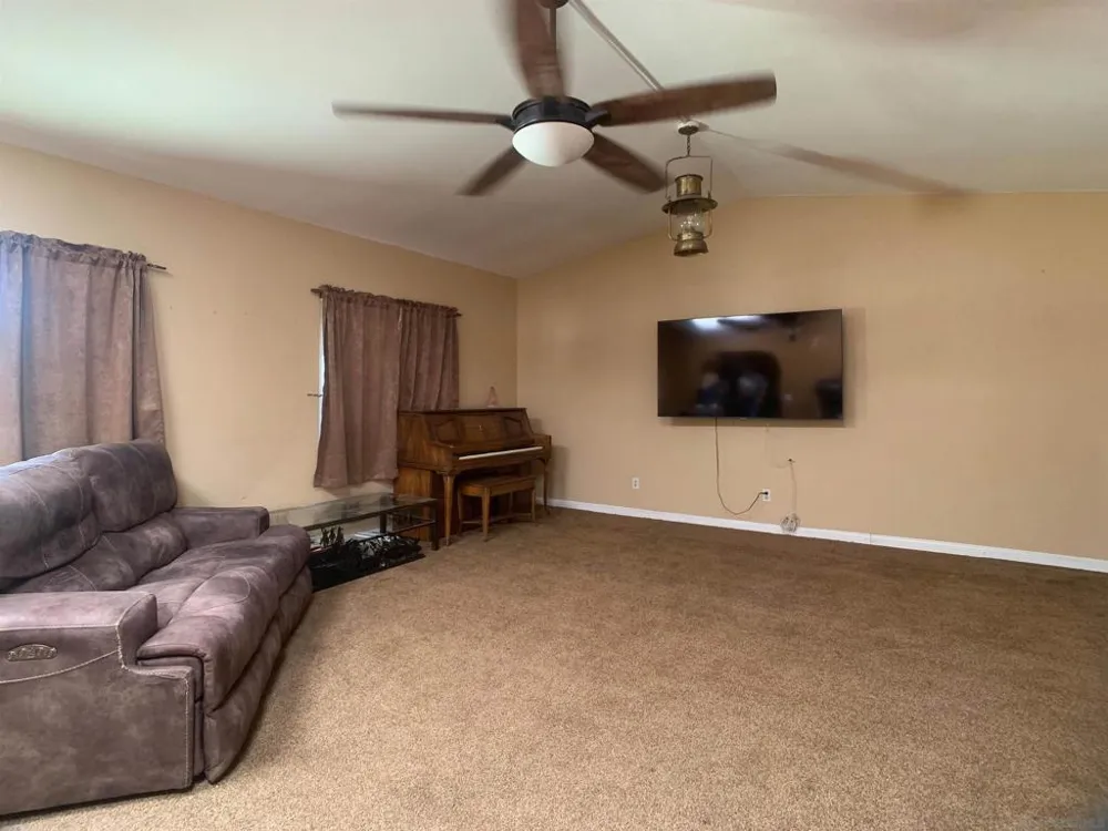 12706 Julian Ave Lakeside, CA 92040